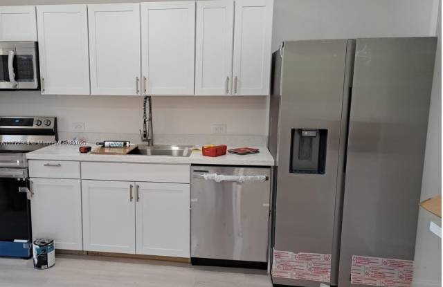 721 NE 142nd St - 721 Northeast 142nd Street, North Miami, FL 33161