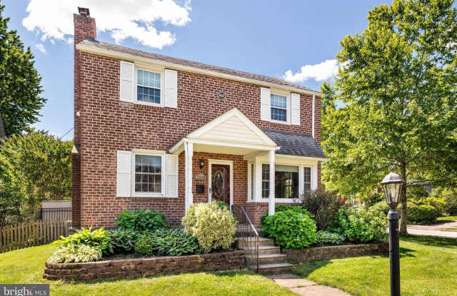1518 JAMES Road photos photos