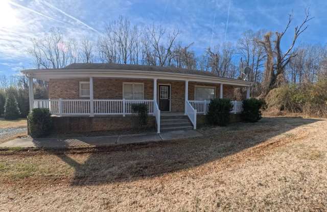 Lovely Home All on one Level - 127 Creekview Court, Lynchburg, VA 24502