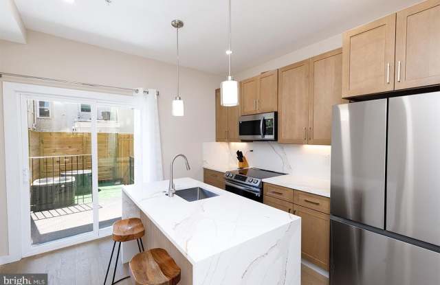 336 OAKDALE Place NW Gallery 4