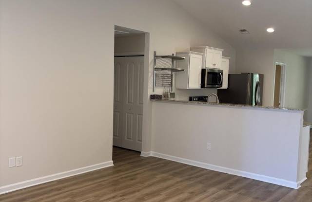 2185 Stillpointe Drive Gallery 3