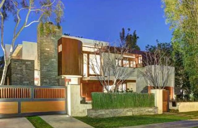 818 N Roxbury Drive - 818 North Roxbury Drive, Beverly Hills, CA 90210