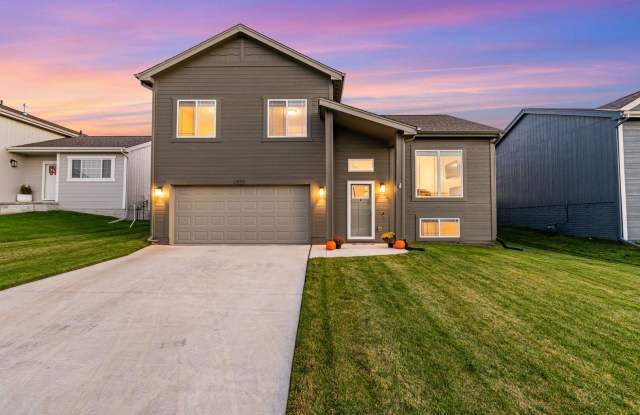 3 bed, 2 bath home built in 2023 photos photos