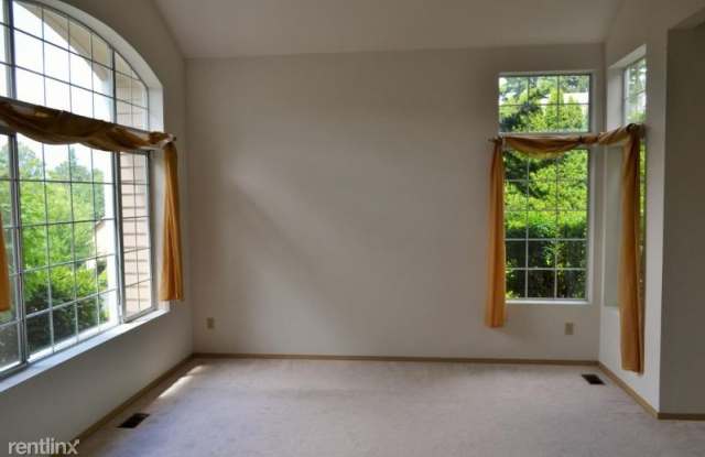 7309 58th Pl NE Gallery 3
