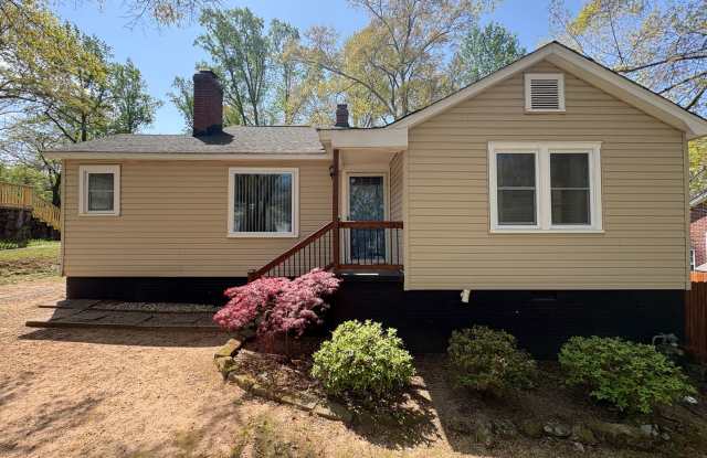 Charming 2/2 With Fenced In Backyard Move In Ready Now! photos photos