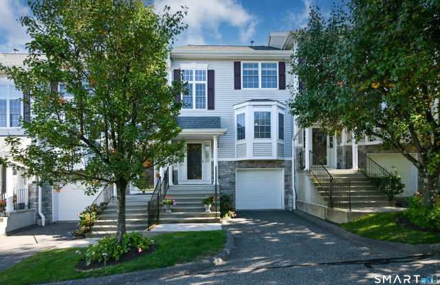 6003 Heartwood Lane Gallery 1