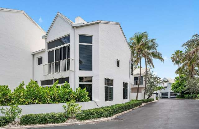 2115 S Ocean Boulevard Gallery 3