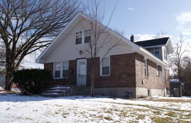 Conveniently Located 3 Bed 2 Bath House photos photos