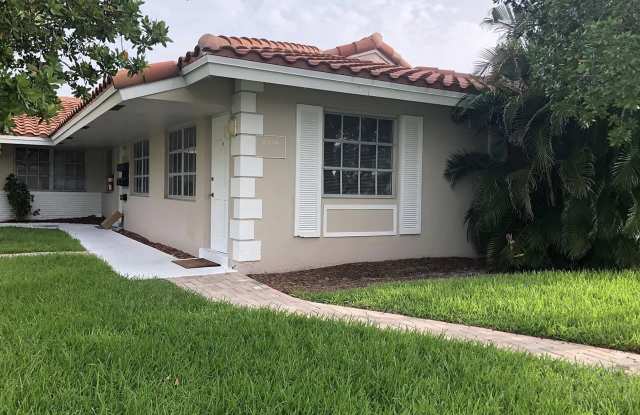 2738 Northeast 28th Court - 2738 Northeast 28th Court, Lighthouse Point, FL 33064