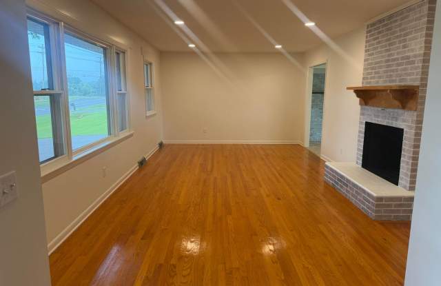 2775 Ridgedale Road Gallery 4