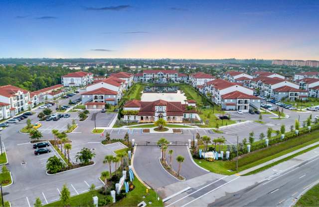 Venetian Apartments Gallery 3