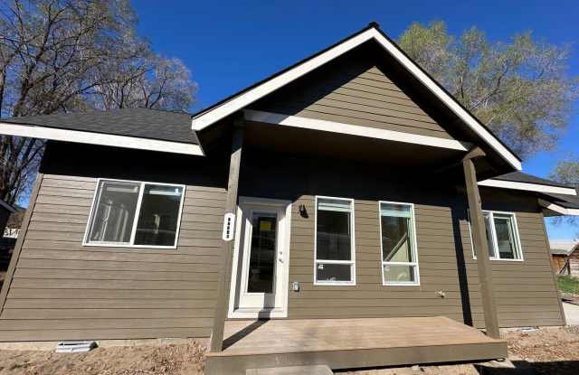 Bright & New 2 Bed / 2 Bath with Vaulted Ceilings & Covered Parking! photos photos