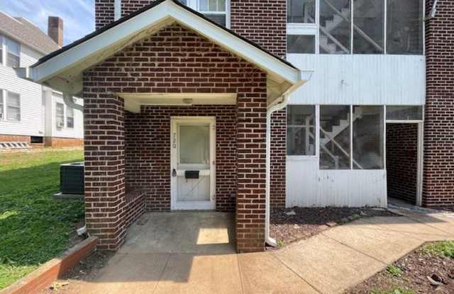 CHARMING MAIN LEVEL 1 BEDROOM APT NEAR THE LOVELY MARYVILLE COLLEGE CAMPUS photos photos