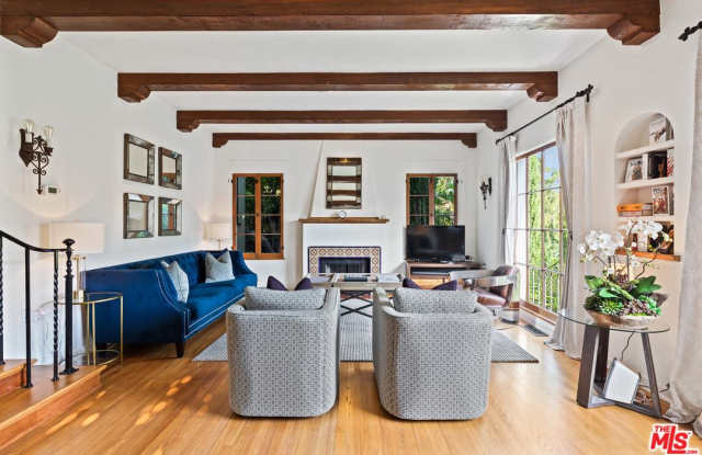 10388 ROSSBURY Place Gallery 4