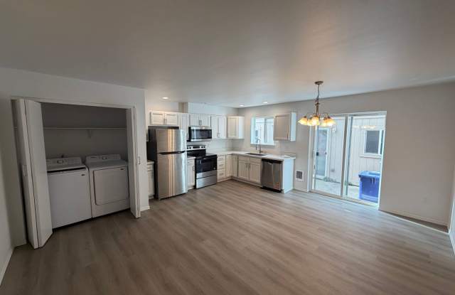 Spacious 3BR/2BA in South Tacoma – 1,234 Sq ! Apply Today Gallery 4