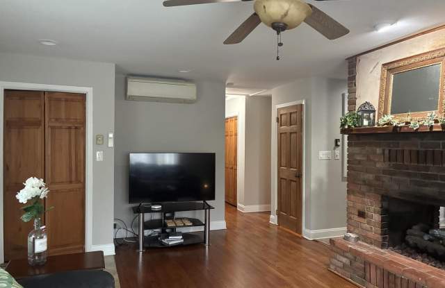 181 Marthas Lane Gallery 4