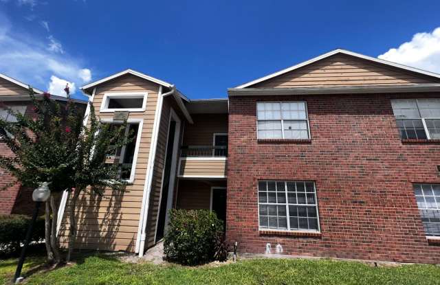 3/2 Regency Gardens 1st Floor Condo with New Plank Fooring, Stainless Appliances, and Fresh Paint! photos photos