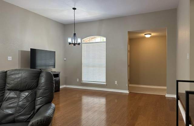 15320 Country Acres Dr. Gallery 4