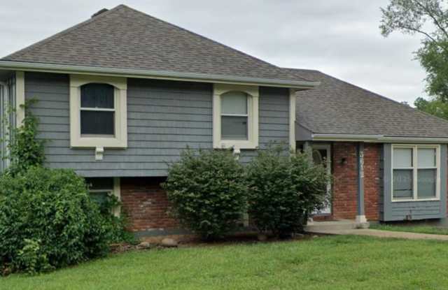Spacious 4-Bedroom Home with Finished Basement & Large Garage! photos photos Spacious 4-Bedroom Home with Finished Basement & Large Garage! photos photos