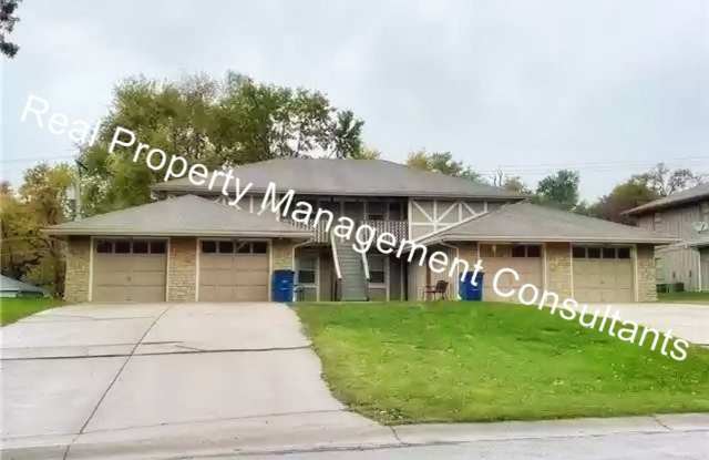 2 Bedroom with Garage  Private Balcony - 16604 East Gudgell Road, Independence, MO 64055