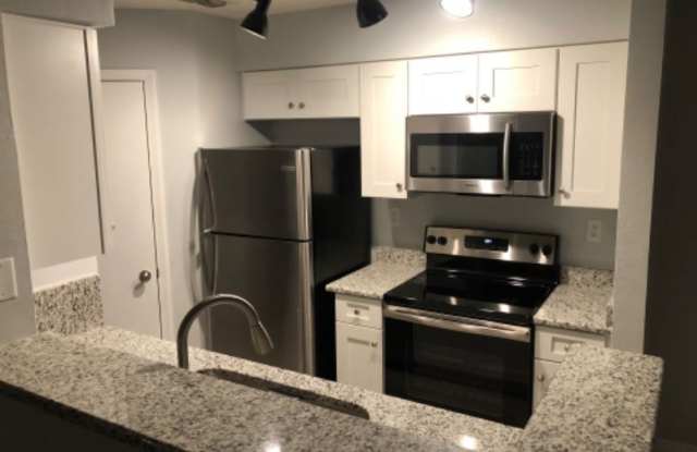 8702 Mallard Reserve Dr 203 Gallery 2