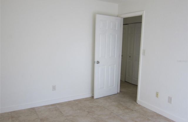 5701 NW 23RD Terrace Gallery 4