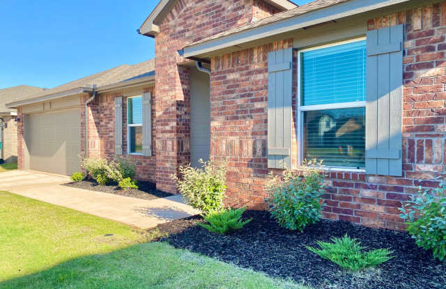 Spacious 4 Bed, 2 Bath in Deer Creek Schools Gallery 4