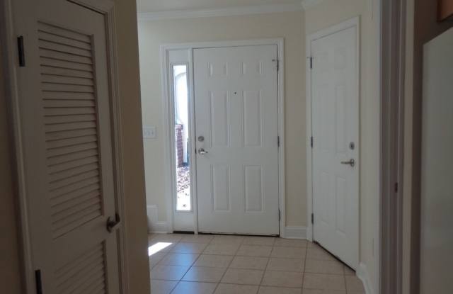 Great Location / Close to Hwy 85  I-10 Gallery 3