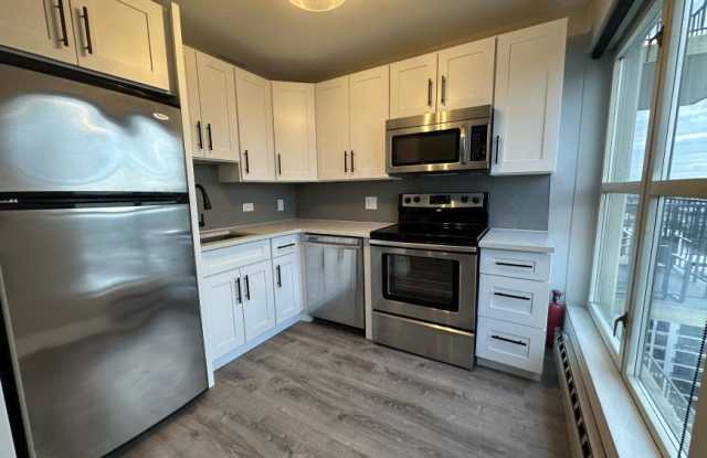 1212 North LaSalle Drive Gallery 2