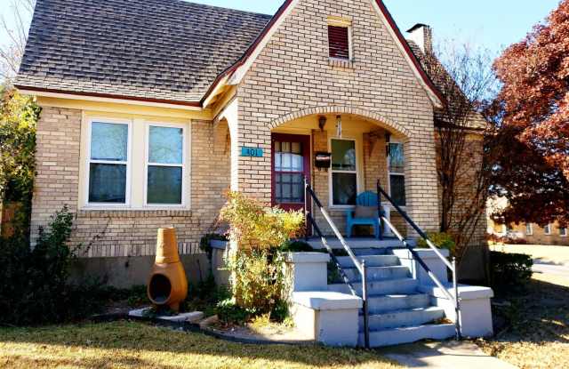 Tudor-Style 1 Bedroom, 1 Bath Duplex in Hollywood Heights - 401 Newell Avenue, Dallas, TX 75223