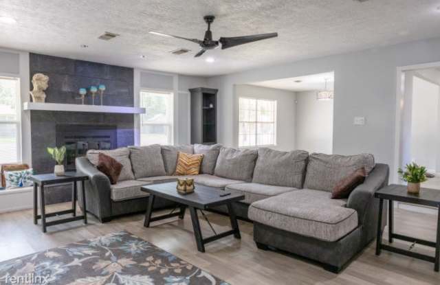 1031 Clark St - 1031 Clark Street, Bridge City, TX 77630