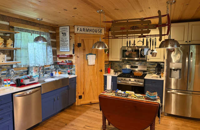 4587 Hwy 171 "Cabin" Gallery 4