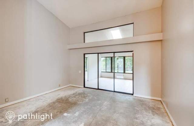2886 Hammock Drive Gallery 4