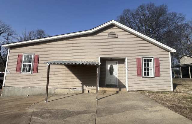 932 Hatchie St. Gallery 1