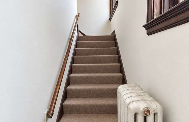 3 Bed/1 Bath on McMillan Directly Across From UC Main Campus Only $795/pp ($2385/mo) Gallery 3