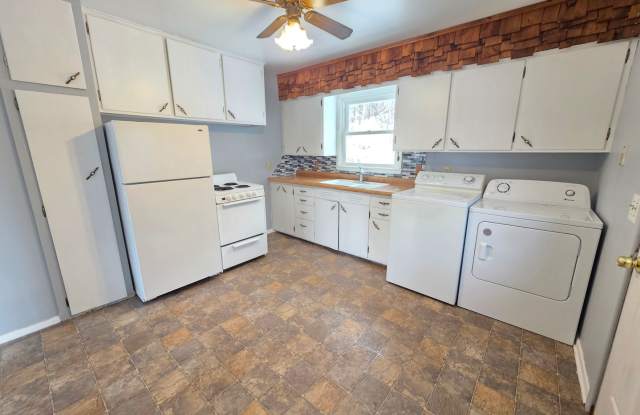 2 Bed 1 Bath Single Family Home in Wisconsin Rapids - 750 7th Street North, Wisconsin Rapids, WI 54494