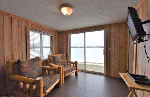 2 Bedrooms, 1 Bathroom Furnished Cabin in Brainerd, MN on Wise Lake - 17193 Lisa Court, Crow Wing County, MN 56401