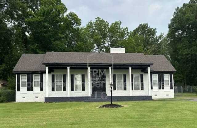 4423 Paula Drive Gallery 1