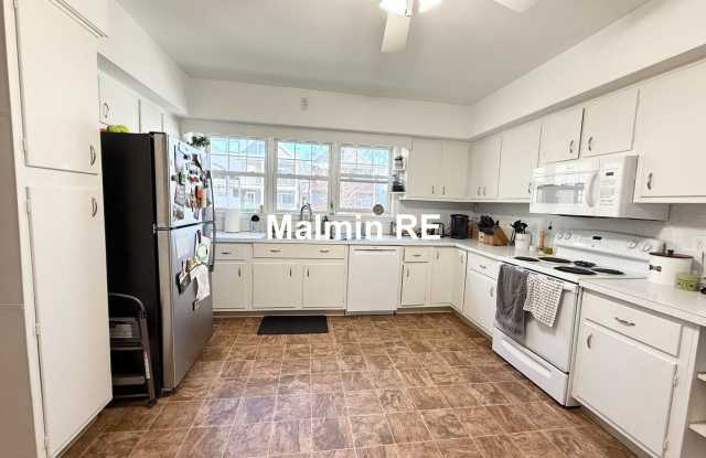 SOUTH BOSTON 2BED / 1.5 BATH WITH 1 PARKING SPOT! GREAT EAST SIDE LOCATION photos photos