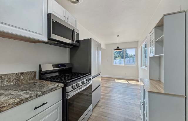 Charming 3BD/1BA House in South Park w/ W/D and Mini-Split A/C Units! photos photos