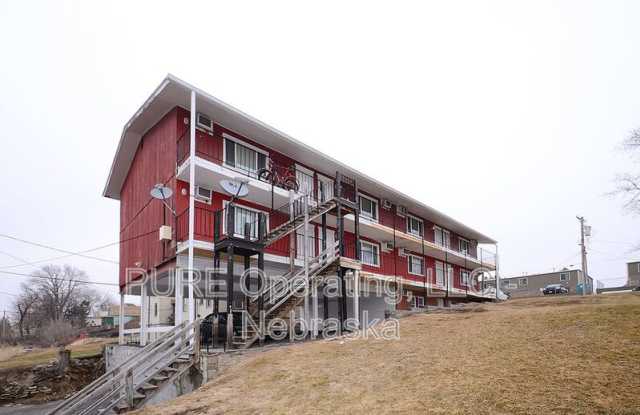 540 S 30 St - 540 South 30th Street, Omaha, NE 68105