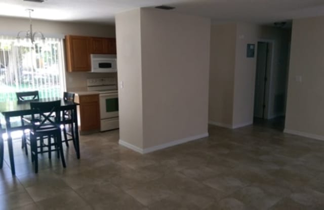 108 Lillian St - 108 Lillian Street, Minneola, FL 34715