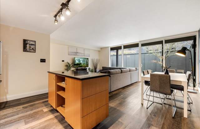 Furnished three bedroom condo on the lake available 2/1/26 - short term rental - 668 McVey Avenue, Lake Oswego, OR 97034 Furnished three bedroom condo on the lake available 2/1/26 - short term rental - 668 McVey Avenue, Lake Oswego, OR 97034