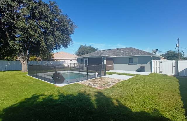 1138 Sw 19th Ln - 1138 Southwest 19th Lane, Cape Coral, FL 33991