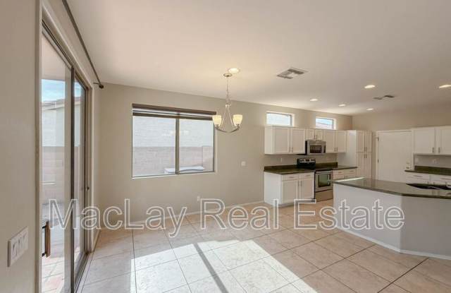 203 W Cedar Dr Gallery 4
