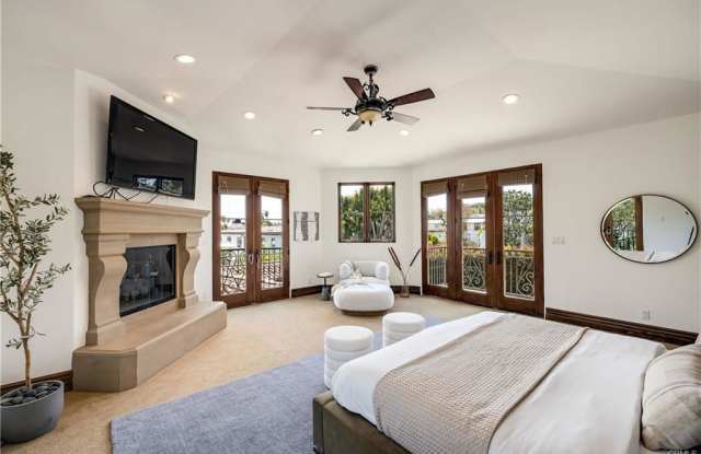 718 North Poinsettia Avenue - 718 North Poinsettia Avenue, Manhattan Beach, CA 90266