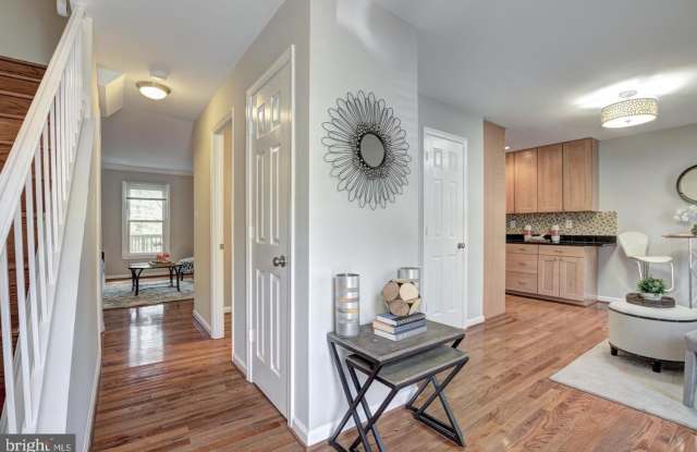3147 BAYSWATER COURT Gallery 4