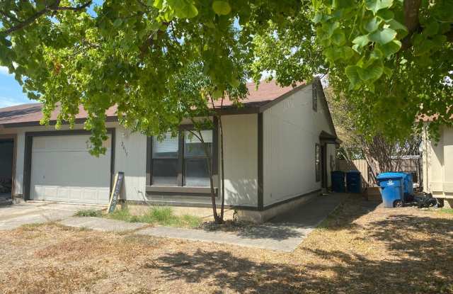 2615 Corian Glen Gallery 2
