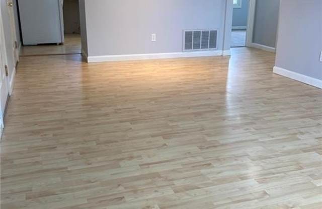 14 Saratoga Avenue Gallery 2