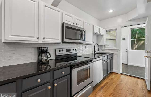 1400 OGLETHORPE Street NW photos photos